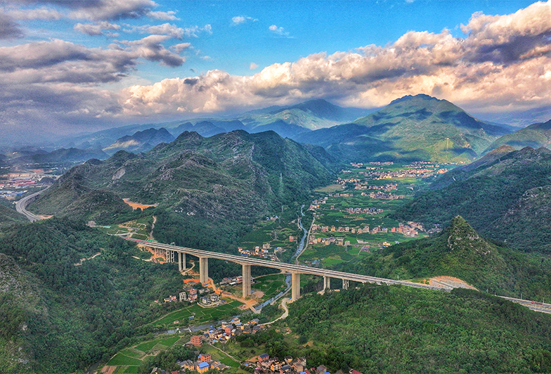 灌陽(yáng)至平樂(lè)高速公路