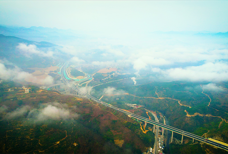 廣西交通投資集團(tuán)隆林委樂至革步高速公路一期工程隆林東互通至新洲河3-4號(hào)橋.jpg 廣西交通投資集團(tuán)隆林委樂至革步高速公路一期工程隆林東互通至新洲河3-4號(hào)橋.jpg
