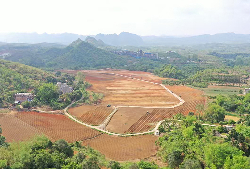 上金鄉(xiāng)新旺村土地綜合整治后的“澇洼地”.jpg 上金鄉(xiāng)新旺村土地綜合整治后的“澇洼地”.jpg