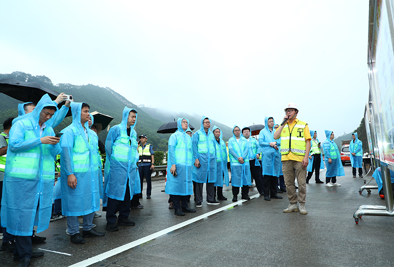 現(xiàn)場(chǎng)參觀1.jpg 現(xiàn)場(chǎng)參觀1.jpg