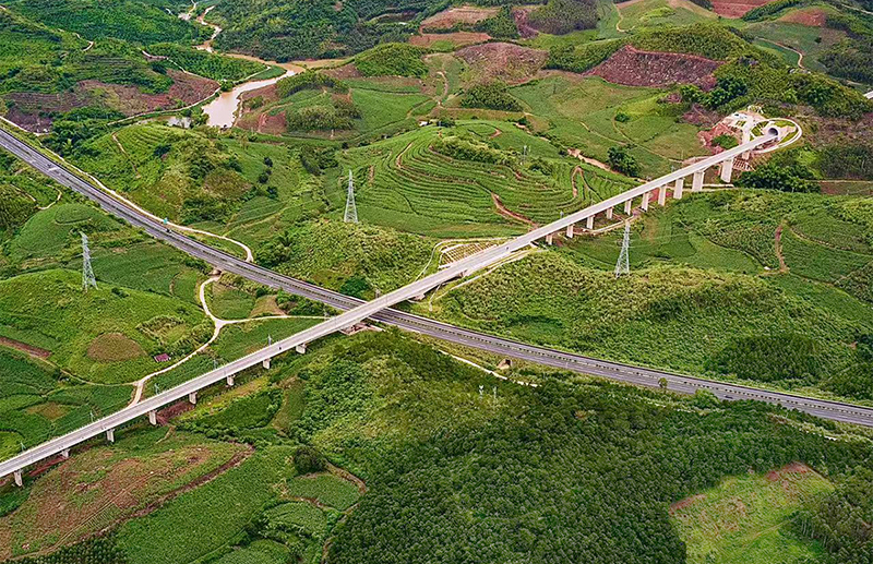 南憑高鐵崇憑段.jpg 南憑高鐵崇憑段.jpg