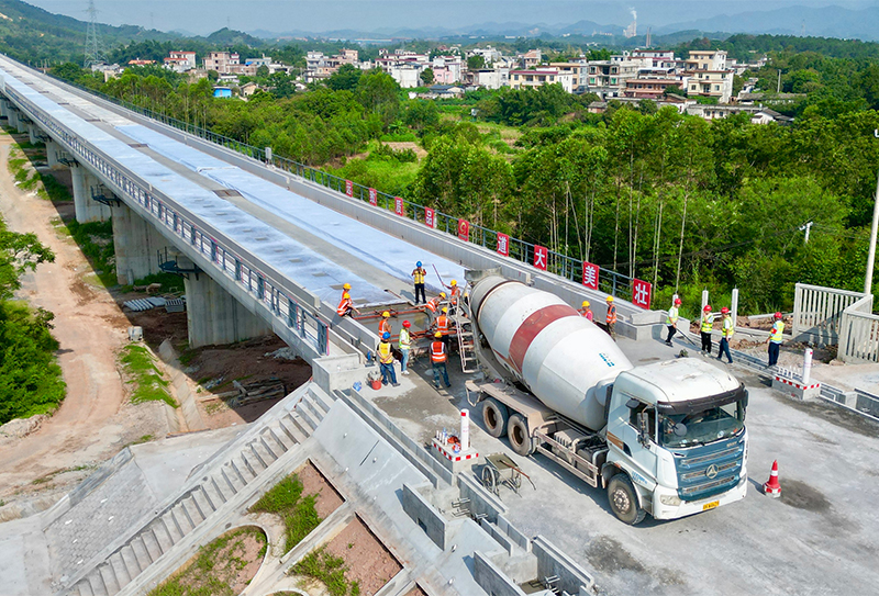 作業(yè)現(xiàn)場--龍海強攝.jpg 作業(yè)現(xiàn)場--龍海強攝.jpg