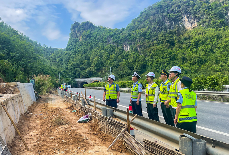 “一路多方”聯(lián)合排查.jpg “一路多方”聯(lián)合排查.jpg