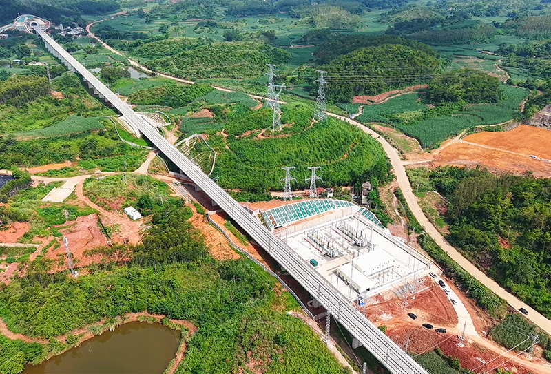南憑高鐵崇憑段龍旺牽引變電所全景.jpg 南憑高鐵崇憑段龍旺牽引變電所全景.jpg