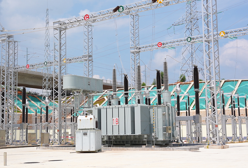牽引變壓器.jpg 牽引變壓器.jpg